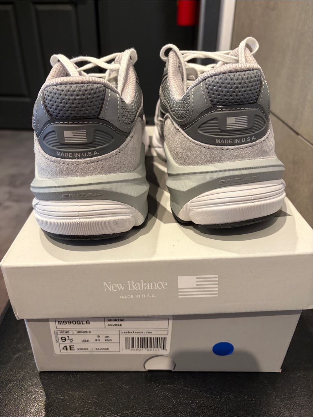 New Balance Gray 990v6 Men’s Running Sneakers size 9 1/2 4E - Picture 4 of 7